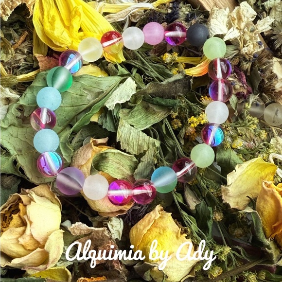Multi color quartz and seas glass bracelet - Picture 1 of 1